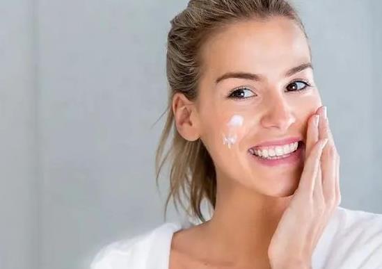 防曬霜可以涂在眼睛周圍嗎?防曬霜防曬值多少最好?