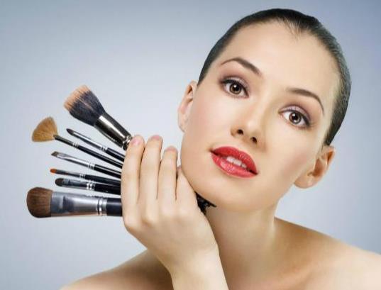 擠痘痘顱內(nèi)感染能治愈嗎?擠了三角區(qū)域的痘痘怎么避免感染