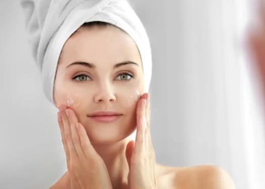 臉過敏用生理鹽水管用嗎?生理鹽水可以護膚嗎?