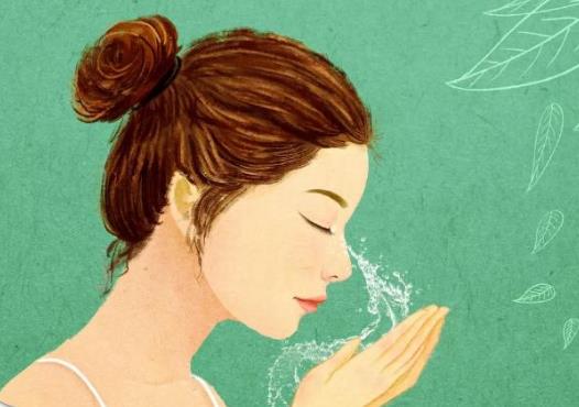 用礦泉水敷臉好嗎?用生理鹽水敷臉要注意什么