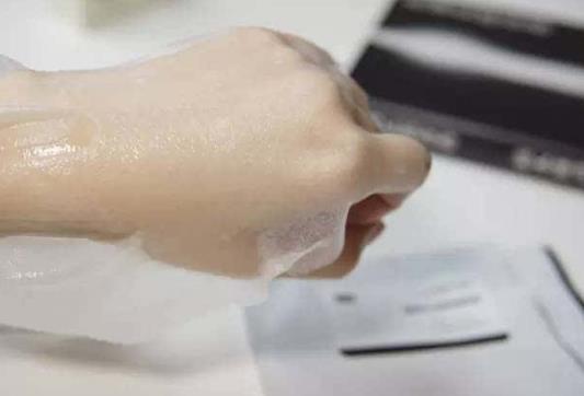 一下敷2張面膜好不好?敷面膜第二天長痘痘是怎么回事