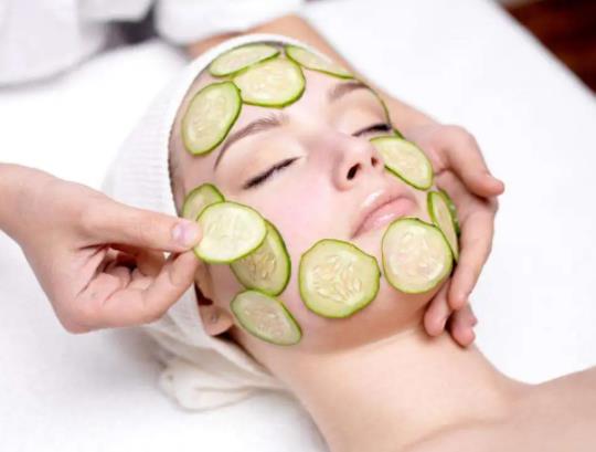 痘痘擠破后能涂紅霉素嗎?異維a酸紅霉素凝膠和護膚品使用順序