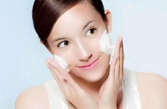 異維a酸紅霉素凝膠可以涂在破了的痘痘上嗎?維a酸乳膏是催熟痘痘的嗎