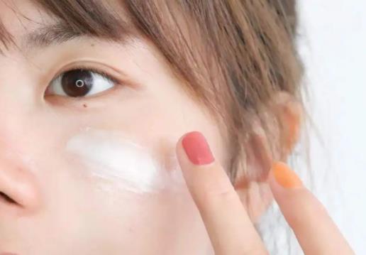 異維a酸治痘痘成功的人有嗎?異維a酸吃了臉頰痘痘爆發(fā)要停藥嗎