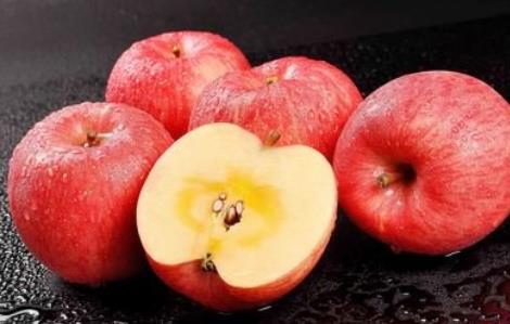 皮膚缺水了怎么給皮膚補水 要給皮膚補水吃什么比較好