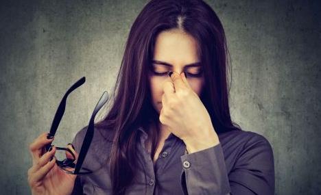 黑眼圈是怎么形成的呢 該怎么樣祛除黑眼圈