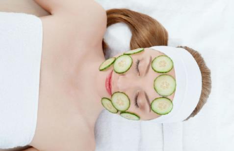 黃瓜敷臉的功效與作用 黃瓜面膜制作方法與注意事項