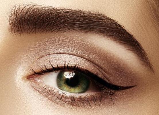 美瞳線淤青和暈色區(qū)別有哪些?紋美瞳線眼睛腫了怎么辦?