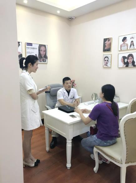 廈門臉博士整形醫(yī)院可信嗎 拉斯鼻整形修復(fù)技術(shù)免費(fèi)拯救了這個(gè)無鼻小孩