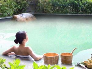 泡溫泉需要帶什么?泡溫泉的好處