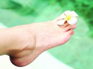 怎么治腳臭?腳臭是什么原因?