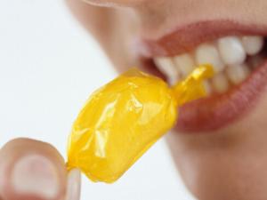 舌頭上有齒痕怎么回事?舌頭上有齒痕怎么辦