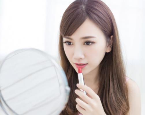 為什么會長唇部皰疹 長唇部皰疹該怎么辦