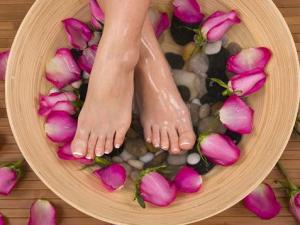 熱水泡腳有什么好處?泡腳的好處與養生