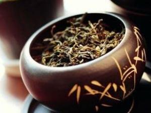 口臭吃什么好？七種食物去除口臭讓你吐氣如蘭