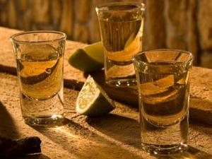 痛風(fēng)病人不能吃什么食物?高尿酸血癥與痛風(fēng)關(guān)系