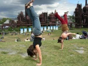 經常倒立有什么好處?倒立(拿大頂)的好處和壞處