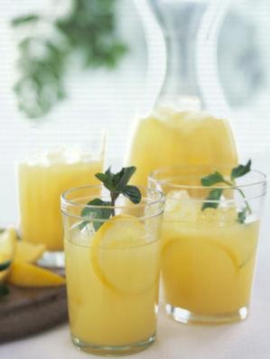 口臭大怎么辦?桂花檸檬水讓你口氣如蘭