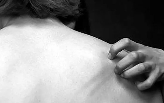 人為什么感覺癢的時候要撓?為什么怕癢的人自己撓自己卻不癢