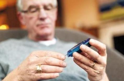 有什么原因會(huì)造成高血糖 如果血糖控制不好有什么危害