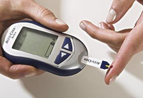 有什么原因會(huì)造成高血糖 如果血糖控制不好有什么危害