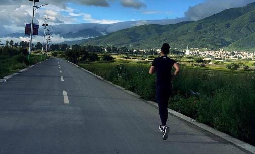 久坐引起的腰疼怎么辦?久坐有哪些危害?