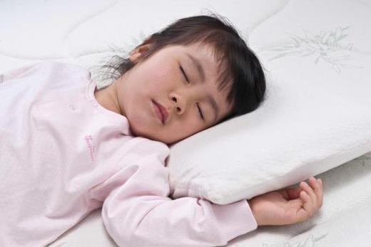 2歲寶寶睡5cm的乳膠枕好嗎?兒童睡乳膠枕好還是普通枕頭好