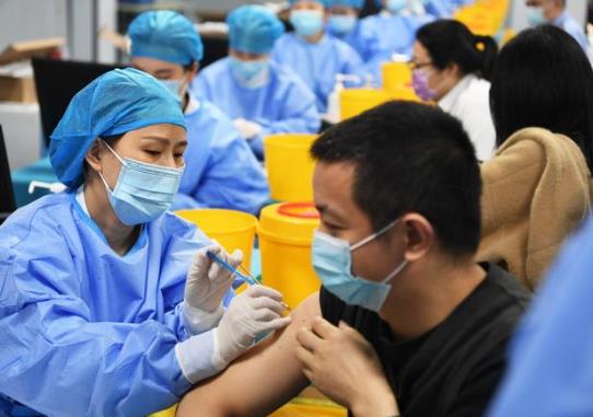 新冠疫苗第二針可以推遲多久才打?接種新冠疫苗后吃辣條會失效嗎?