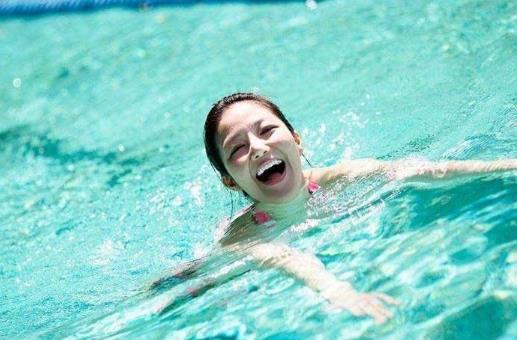 女生一周游幾次泳好?女生游泳的注意事項(xiàng)