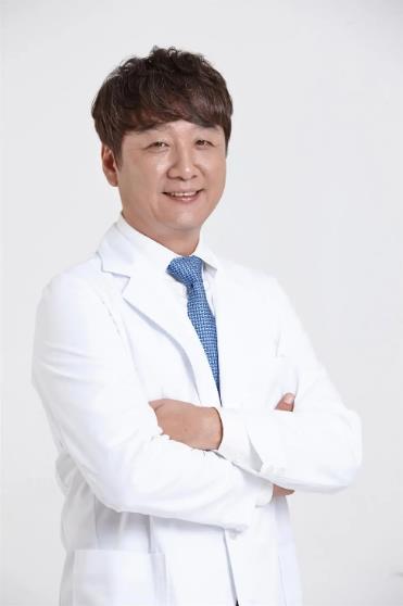 隆鼻再修復 高難度修復 美憬醫療修復基地 李炳澮教授