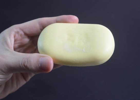 臉上有痘痘能用硫磺皂洗臉嗎?硫磺皂洗澡會(huì)過(guò)敏嗎?