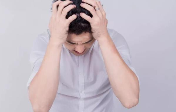 為什么男性白癜風(fēng)更容易擴(kuò)散?新軍都醫(yī)院男性白癜風(fēng)診療專家趙河臣主任總結(jié)了這些原因