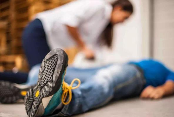 熬夜猝死的幾率有多大?每天只睡5個小時會猝死嗎