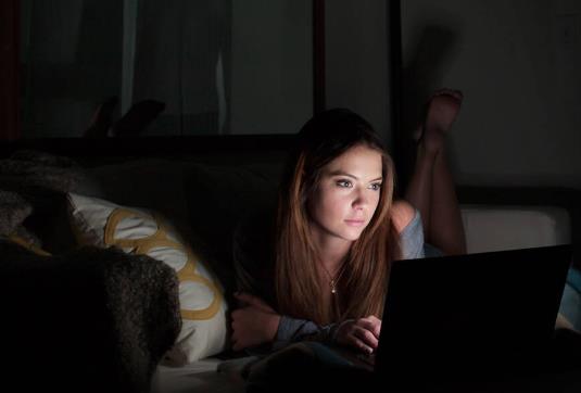 十二點以后睡足八小時可以么?規(guī)律熬夜但睡足八小時會猝死嗎