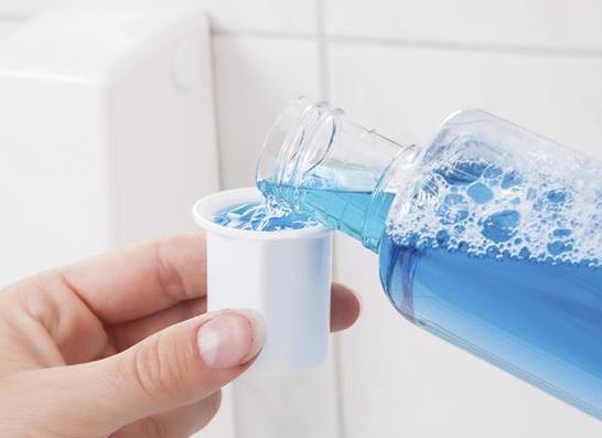 漱口水對口腔潰瘍有用嗎?漱口水多久用一次合理