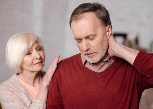 脖子動一下就疼怎么辦?扭脖子咔咔響會有什么危害嗎