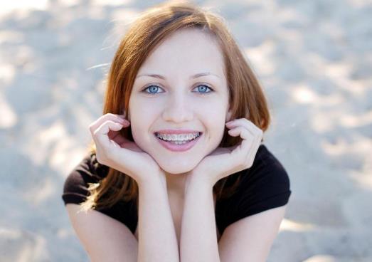 戴牙套吃完東西光漱口行嗎?孩子戴牙套有什么危害