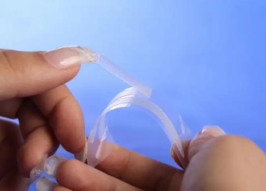 牙貼可以剪下來一顆一顆貼嗎?補牙可以用美白牙貼嗎