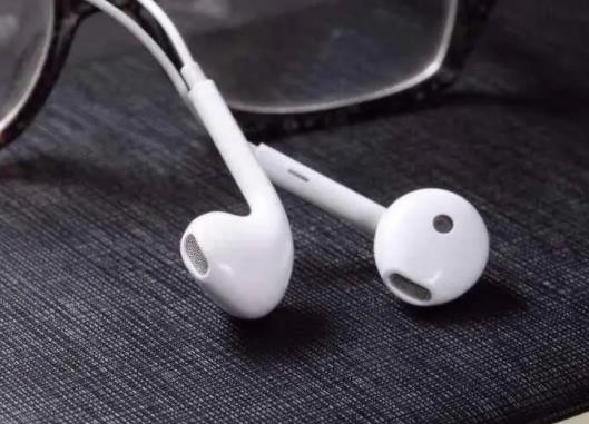 每天戴耳機多少時間最合適?經常戴耳機會影響聽力下降嗎