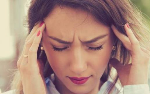 偏頭痛的癥狀表現是什么 怎么樣改善偏頭痛