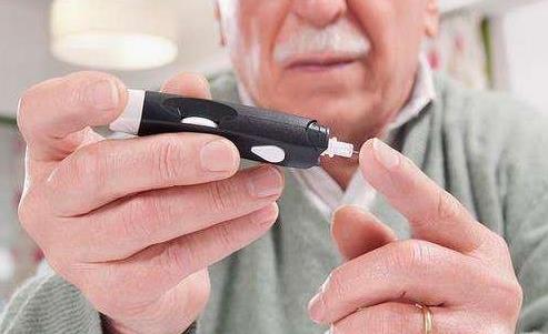 有什么原因會(huì)造成高血糖 如果血糖控制不好有什么危害