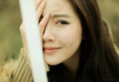 眼睛哭腫了怎么消腫?雙眼皮術后如何消腫