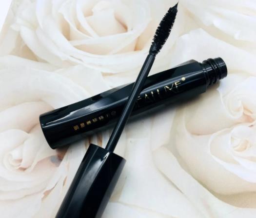 怎樣防止睫毛膏變干?睫毛膏干了加點香水行嗎