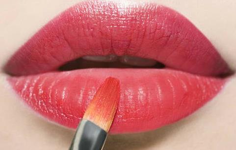 口紅總是容易掉色該怎么辦 口紅還有什么其他用途