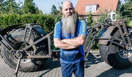 世界上最重的摩托 重量接近1噸