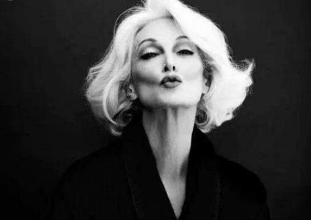 世界上最老超模 卡門·戴爾·奧利菲斯87歲風韻依舊