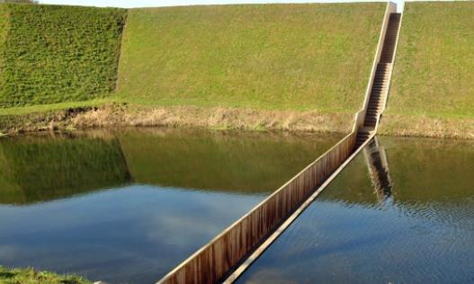 全球唯一的低于水面的橋 摩西橋的圍欄只比水面稍稍高了一點(diǎn)點(diǎn)