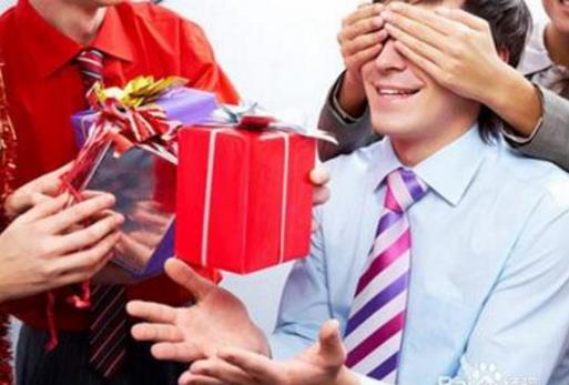 送禮說話技巧:過年給領導老師送禮說話技巧