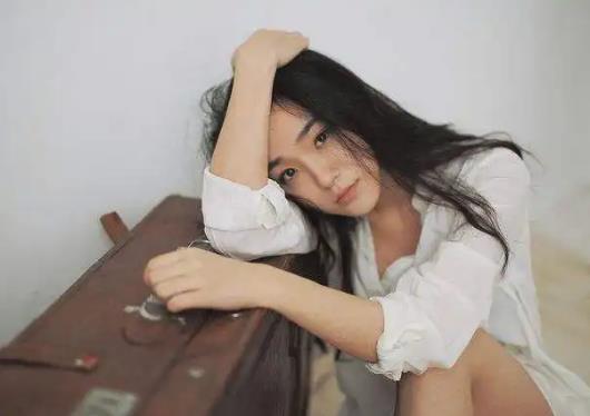 剛和男朋友確定關系尷尬應該干嘛?和男朋友剛在一起不知道聊啥