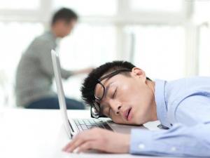 經常打瞌睡是怎么回事?經常打瞌睡該怎么辦